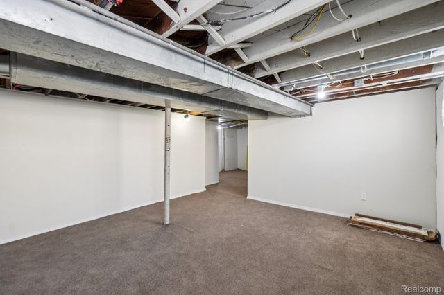 18238 Santa Rosa Drive, Detroit, MI 48221