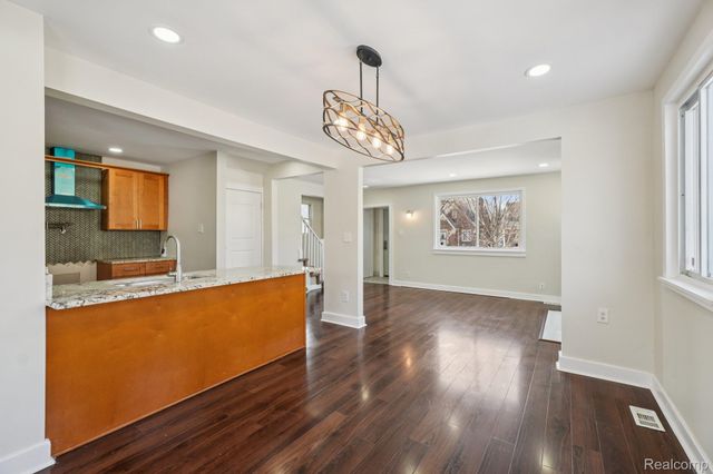 18238 Santa Rosa Drive, Detroit, MI 48221