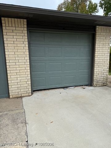 1407 14th Circle, Barling, AR 72923