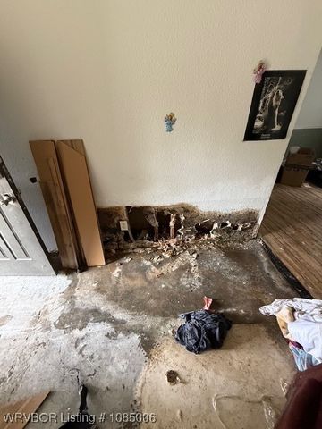 1407 14th Circle, Barling, AR 72923