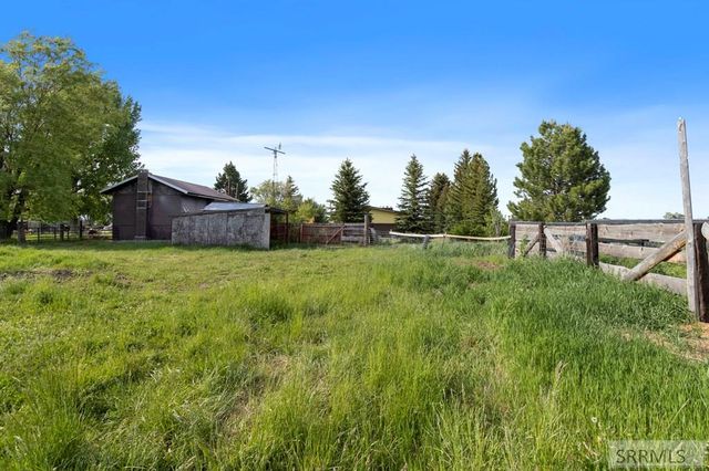 4000 E 97th N, Idaho Falls, ID 83401