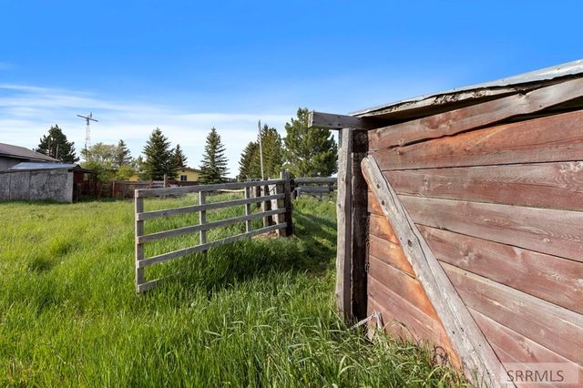 4000 E 97th N, Idaho Falls, ID 83401