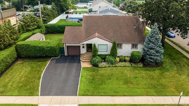 135 Southern Parkway, Plainview, NY 11803
