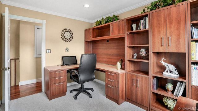 135 Southern Parkway, Plainview, NY 11803