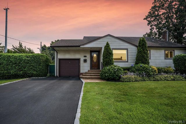 135 Southern Parkway, Plainview, NY 11803