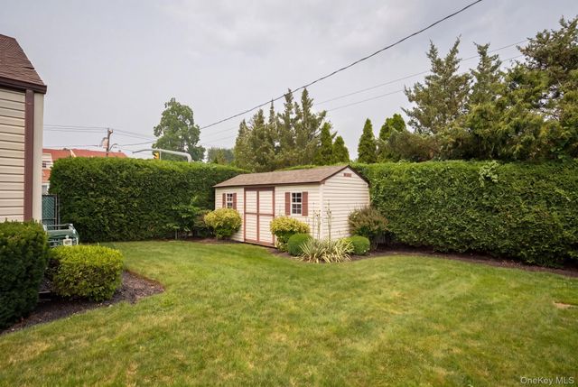135 Southern Parkway, Plainview, NY 11803