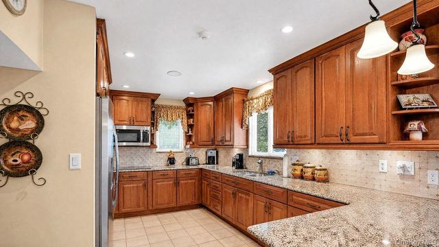135 Southern Parkway, Plainview, NY 11803