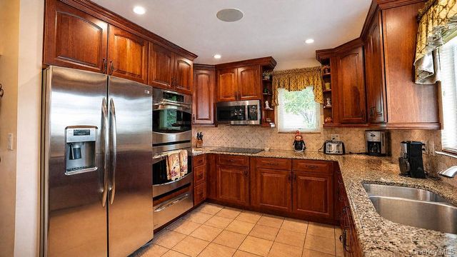 135 Southern Parkway, Plainview, NY 11803