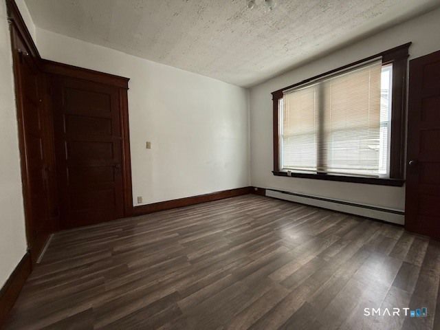 16 Clifton Avenue, Waterbury, CT 06710