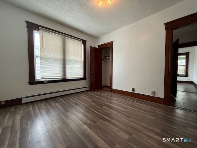 16 Clifton Avenue, Waterbury, CT 06710