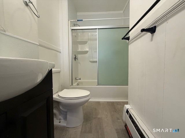 16 Clifton Avenue, Waterbury, CT 06710