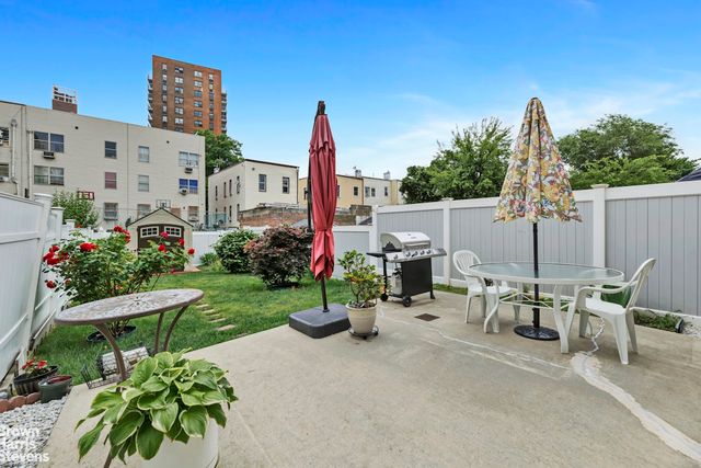 2137 CLINTON Avenue, New York City, NY 10457