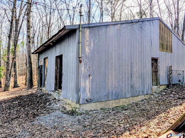 1818 West Lacon Road, Falkville, AL 35622