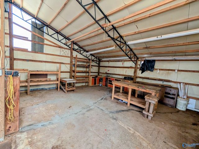 1818 West Lacon Road, Falkville, AL 35622