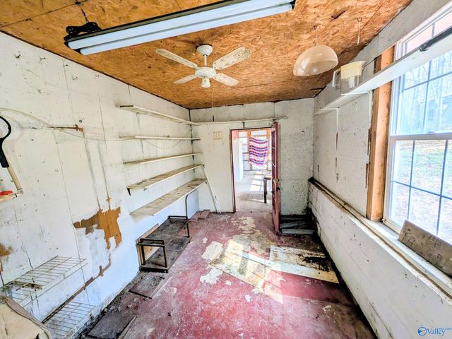 1818 West Lacon Road, Falkville, AL 35622