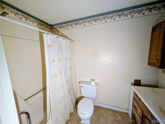 1818 West Lacon Road, Falkville, AL 35622