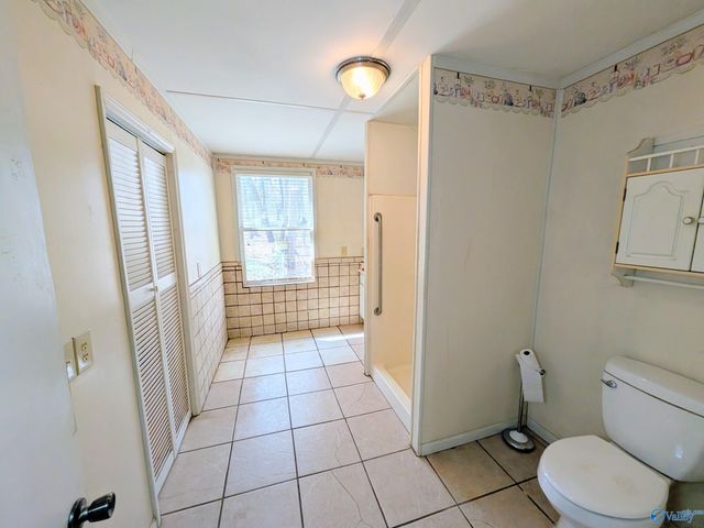 1818 West Lacon Road, Falkville, AL 35622