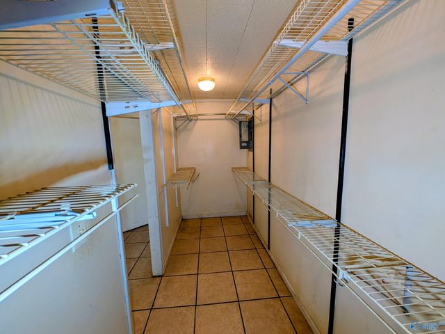 1818 West Lacon Road, Falkville, AL 35622