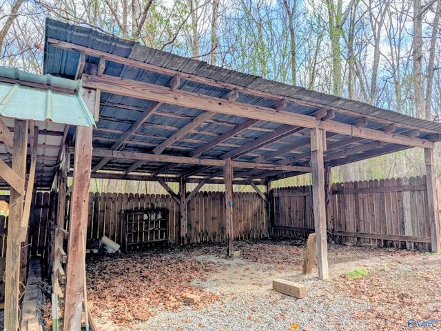 1818 West Lacon Road, Falkville, AL 35622