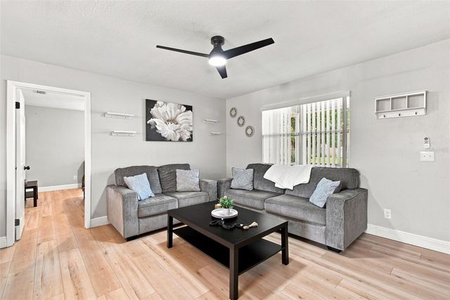 5206 PARADE STREET, Temple Terrace, FL 33617