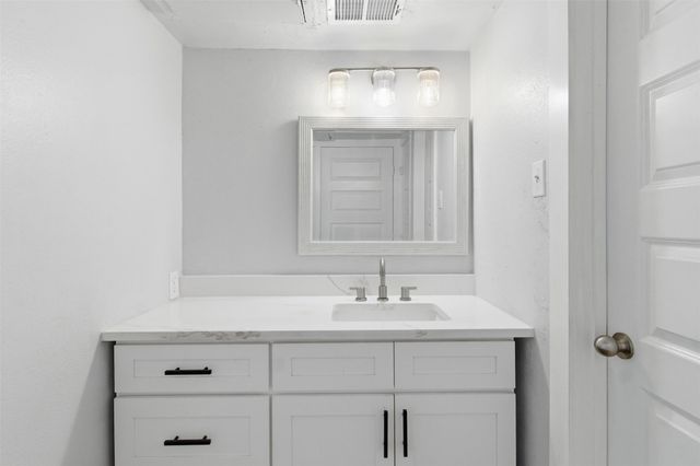 10574 High Hollows Drive 165, Dallas, TX 75230