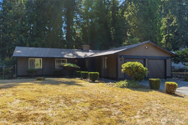 11 NW Bridle Ridge Pl, Bremerton, WA 98311
