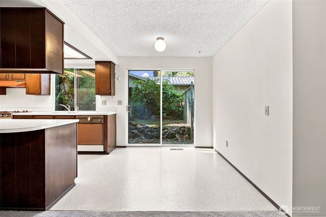 11 NW Bridle Ridge Pl, Bremerton, WA 98311
