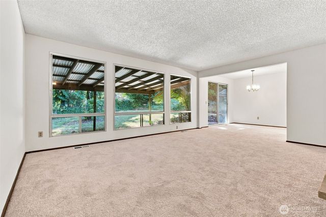 11 NW Bridle Ridge Pl, Bremerton, WA 98311
