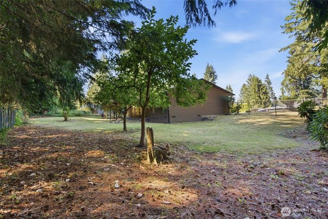 11 NW Bridle Ridge Pl, Bremerton, WA 98311