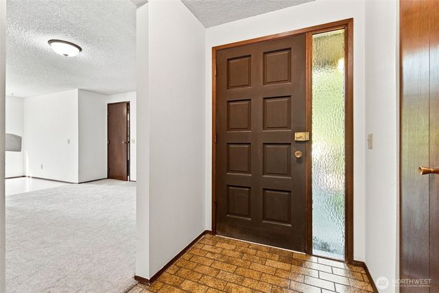 11 NW Bridle Ridge Pl, Bremerton, WA 98311