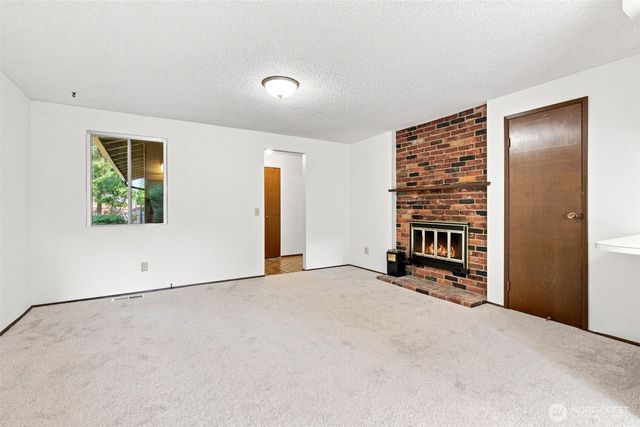 11 NW Bridle Ridge Pl, Bremerton, WA 98311