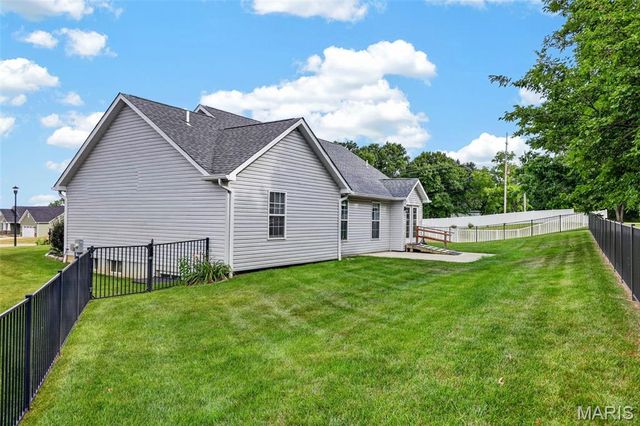380 Steam Engine Court, Troy, MO 63379
