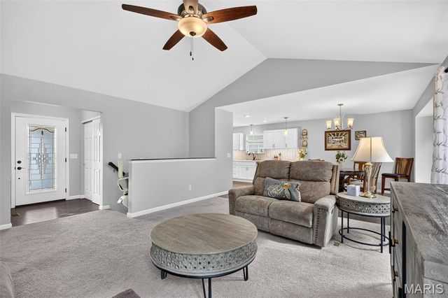 380 Steam Engine Court, Troy, MO 63379