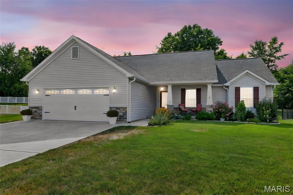 380 Steam Engine Court, Troy, MO 63379