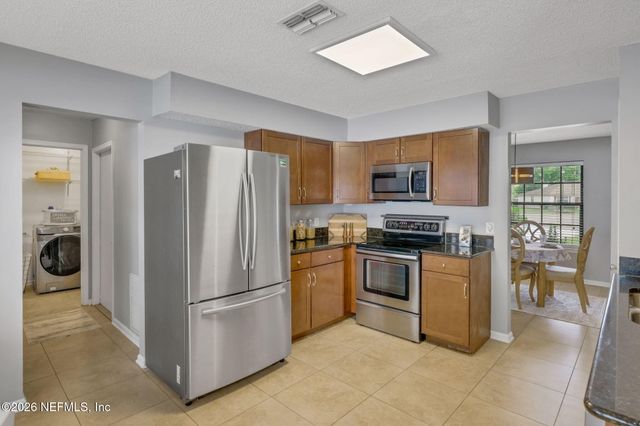 7571 CAPERS Place, Jacksonville, FL 32244