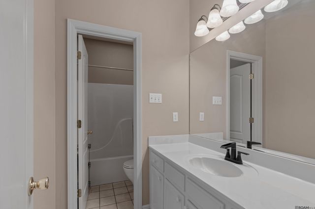 3837 Secretariat Dr, Baton Rouge, LA 70816