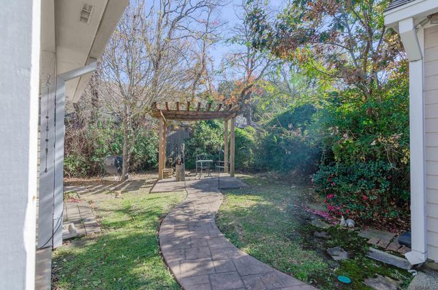 3837 Secretariat Dr, Baton Rouge, LA 70816