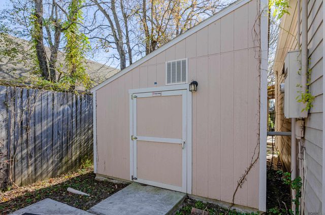 3837 Secretariat Dr, Baton Rouge, LA 70816