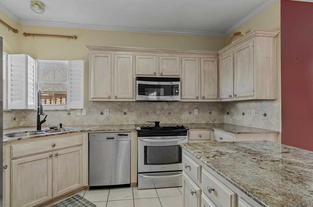 3837 Secretariat Dr, Baton Rouge, LA 70816