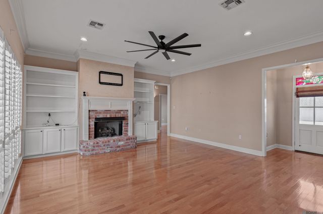 3837 Secretariat Dr, Baton Rouge, LA 70816