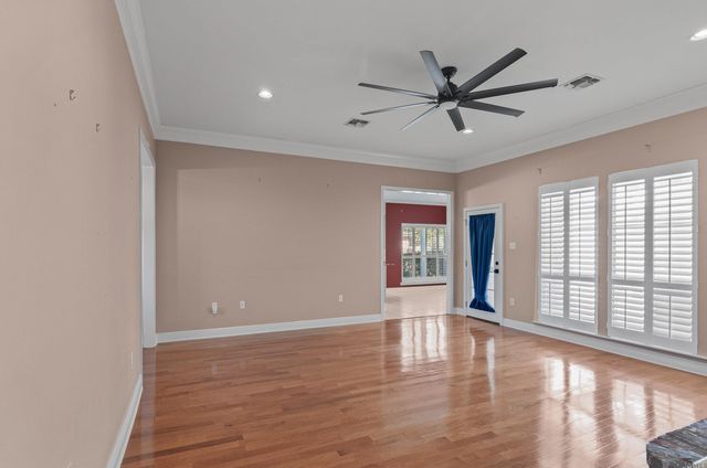 3837 Secretariat Dr, Baton Rouge, LA 70816