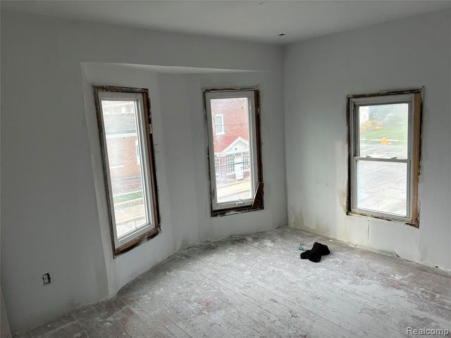 9940 Charlevoix Street, Detroit, MI 48214