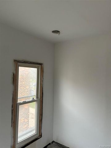 9940 Charlevoix Street, Detroit, MI 48214