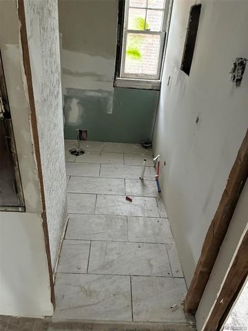 9940 Charlevoix Street, Detroit, MI 48214