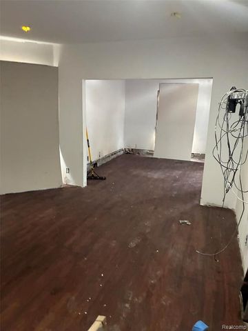 9940 Charlevoix Street, Detroit, MI 48214