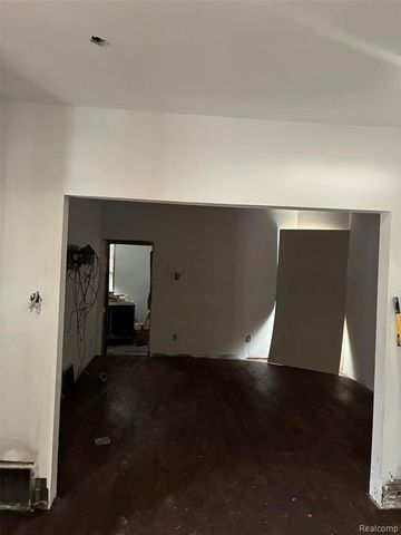 9940 Charlevoix Street, Detroit, MI 48214