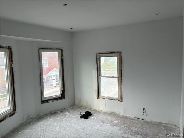 9940 Charlevoix Street, Detroit, MI 48214