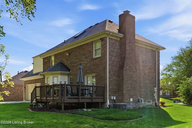 7203 Ben Franklin Ct, Louisville, KY 40214