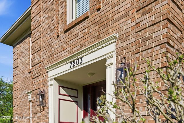 7203 Ben Franklin Ct, Louisville, KY 40214