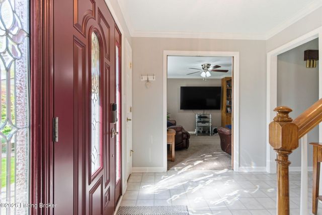 7203 Ben Franklin Ct, Louisville, KY 40214